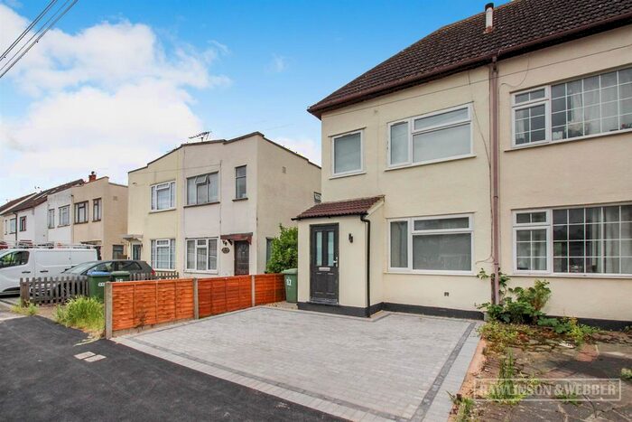 2 Bedroom Semi-Detached House To Rent In Upper Farm Road, West Molesey, KT8