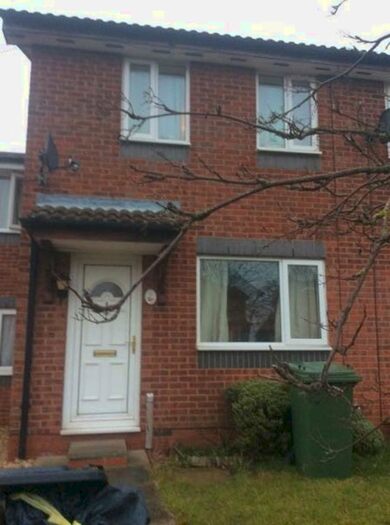 2 Bedroom Property To Rent In Ridding Close, Corby, NN18