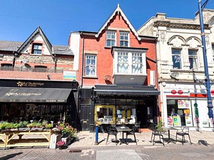 1 Bedroom Flat For Sale In John Street, Porthcawl, CF36