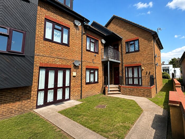 2 Bedroom Flat For Sale In Holly Lodge, Norwood Road, Southall, Middlesex, UB2