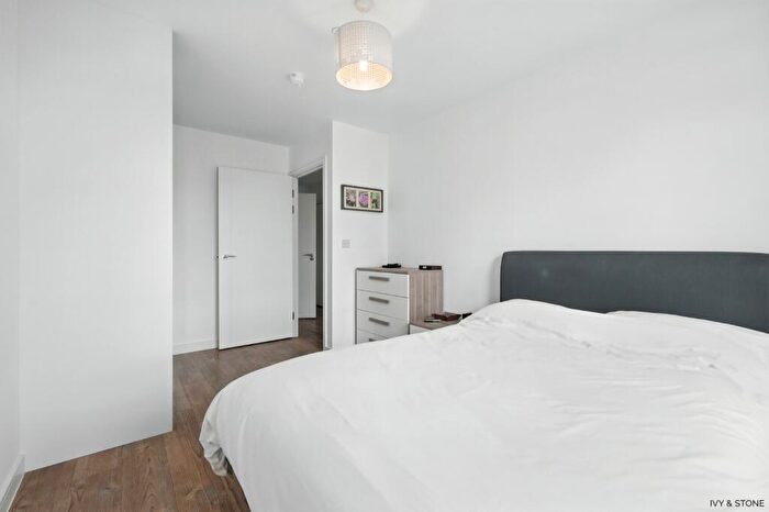 2 Bedroom Apartment For Sale In Waterside Heights, Booth Road, London, Greater London, E16