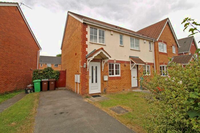 2 Bedroom Town House To Rent In Bullfinch Road, Basford, Nottingham, NG6