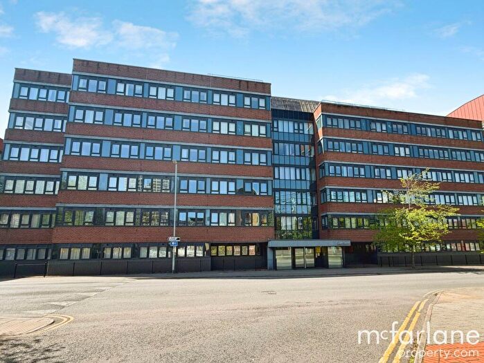 2 Bedroom Flat For Sale In Farnsby Street, Swindon, SN1