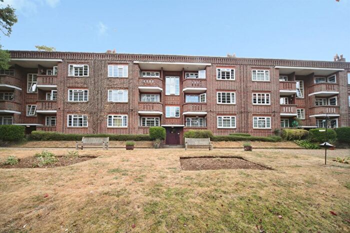 2 Bedroom Flat For Sale In New Bedford Road, Luton, LU3