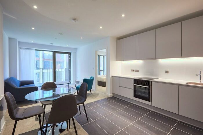 2 Bedroom Apartment To Rent In Local Crescent, M5