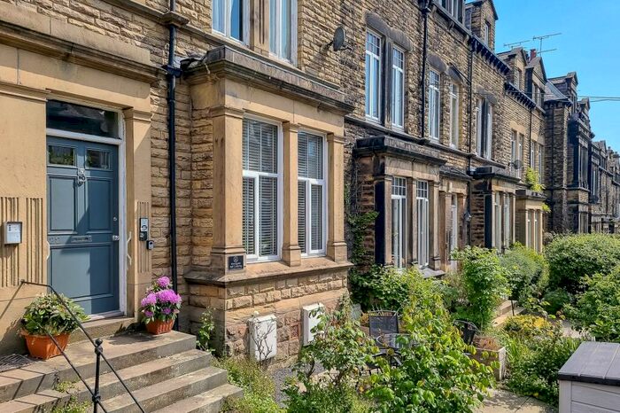 2 Bedroom Apartment To Rent In St. Marys Avenue, Harrogate, HG2