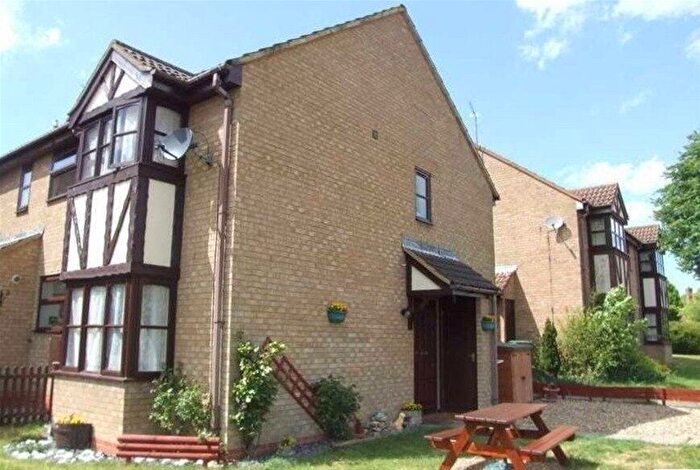2 Bedroom House To Rent In The Pastures, Hemel Hempstead, HP1