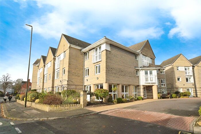 2 Bedroom Flat For Sale In Stephenson Court, Chesterfield, S40