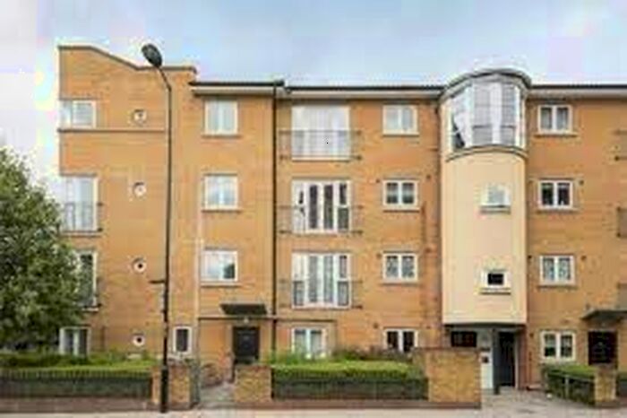 2 Bedroom Flat To Rent In Eastway, London, E9