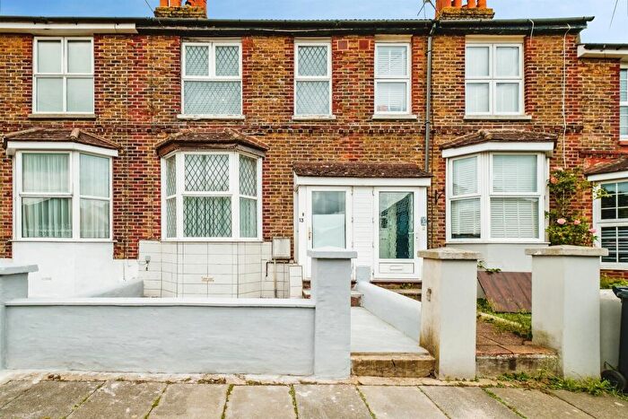 3 Bedroom Terraced House For Sale In Myrtle Road, Lancing, BN15