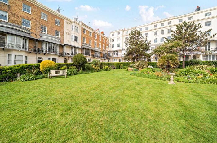 1 Bedroom Flat For Sale In Marine Square, Brighton, East Sussex, BN2