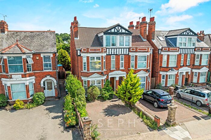 6 Bedroom Semi-Detached House For Sale In Norwich Road, Ipswich, IP1