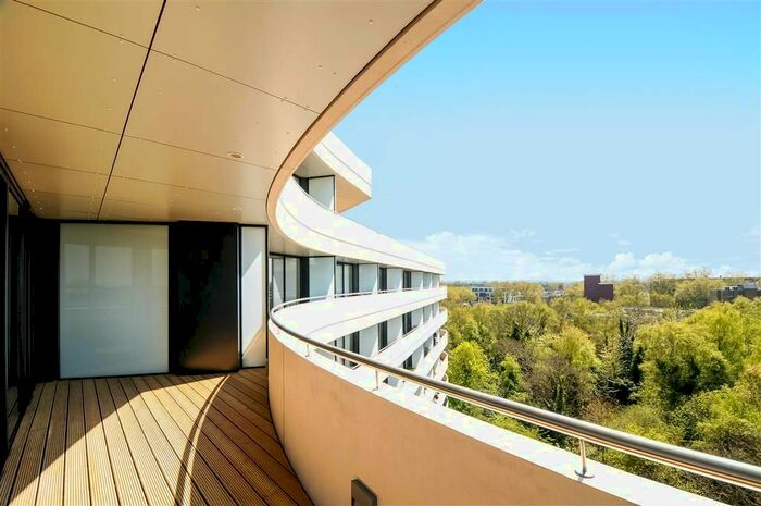 3 Bedroom Flat To Rent In Edmunds House, Colonial Drive, Chiswick, W4