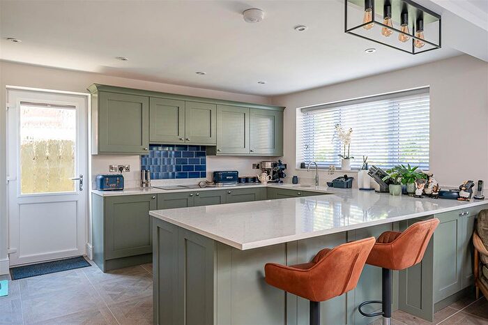 5 Bedroom Detached House For Sale In Manor Close, Upper Poppleton, York, YO26