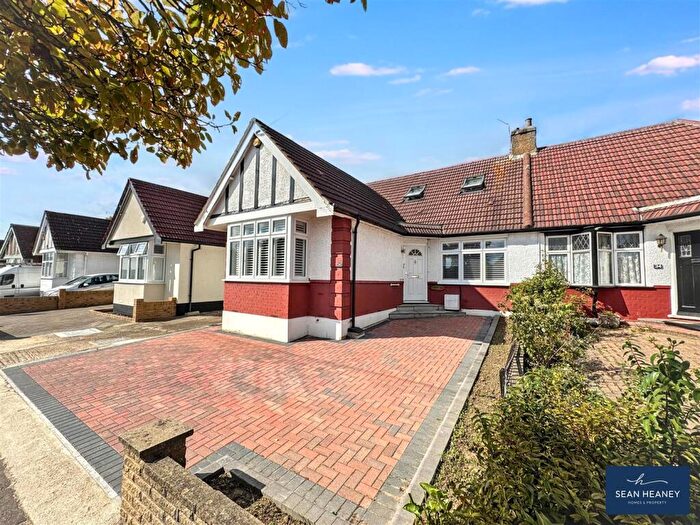 4 Bedroom Semi-Detached House For Sale In Milton Avenue, Barnet, EN5