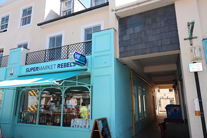 2 Bedroom Flat To Rent In Portland Road, Worthing, BN11