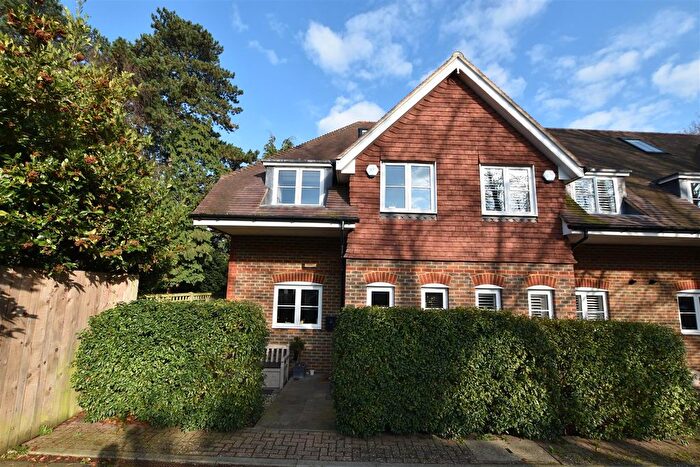 4 Bedroom End Terrace House To Rent In Penfold Close, Reigate, RH2