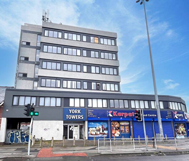 2 Bedroom Flat For Sale In Flat York Towers, York Road, Leeds, LS9