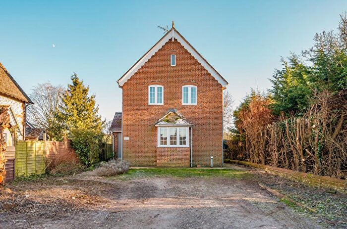 4 Bedroom Detached House To Rent In Basingstoke Road, Old Alresford, Alresford, Hampshire, SO24