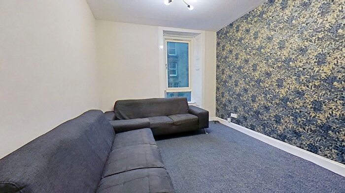 3 Bedroom Flat To Rent In Strathmartine Road, Strathmartine, Dundee, DD3