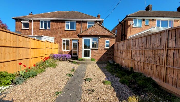 3 Bedroom Semi-Detached House To Rent In Manor Road, Banbury, Oxon, OX16