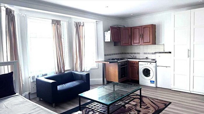 Studio To Rent In Uxbridge Road, London, W7