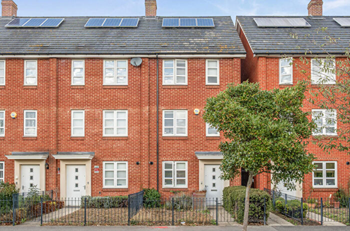 4 Bedroom Terraced House For Sale In Miles Road, Mitcham, CR4