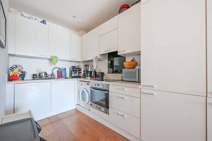 1 Bedroom Flat For Sale In Navigation Road, Tower Hamlets, London, E3