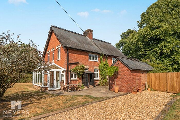 3 Bedroom Semi Detached House For Sale In Dorchester Road, Poole, BH16