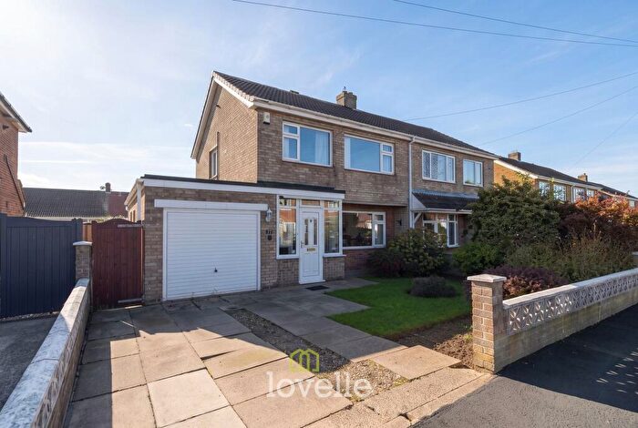 3 Bedroom Semi-Detached House For Sale In Rutland Drive, New Waltham, DN36