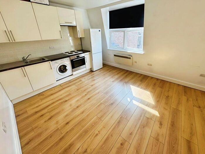 1 Bedroom Flat To Rent In West Hendon Broadway, London, NW9