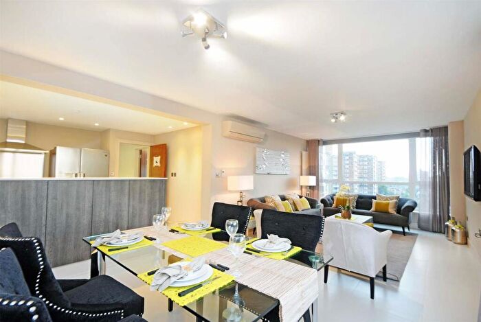 3 Bedroom Flat To Rent In St John's Wood Park, NW8