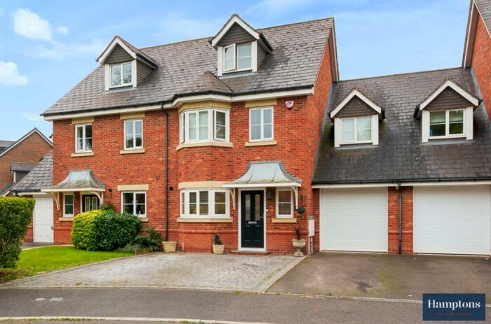 4 Bedroom Semi-Detached House To Rent In Horton Crescent, Epsom, KT19