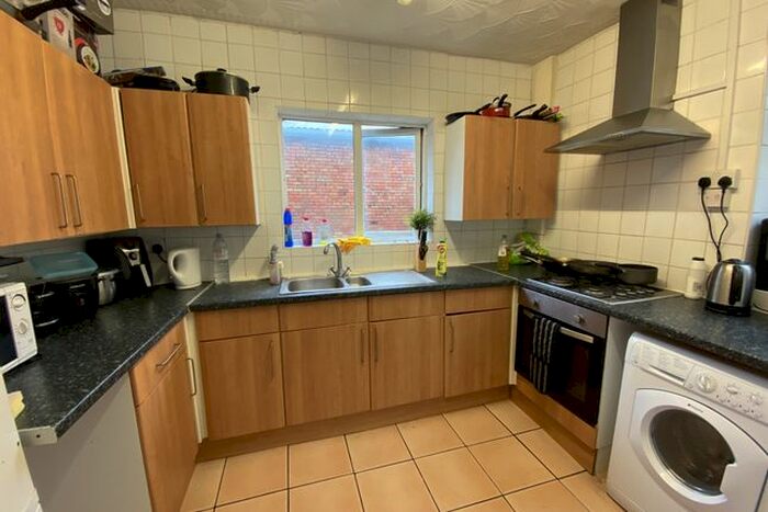 5 Bedroom Property To Rent In Allensbank Road, Heath, Cardiff, CF14