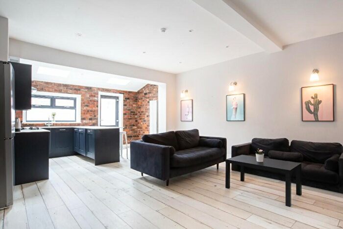 5 Bedroom Terraced House To Rent In Gainsborough Road, Liverpool, Merseyside, L15