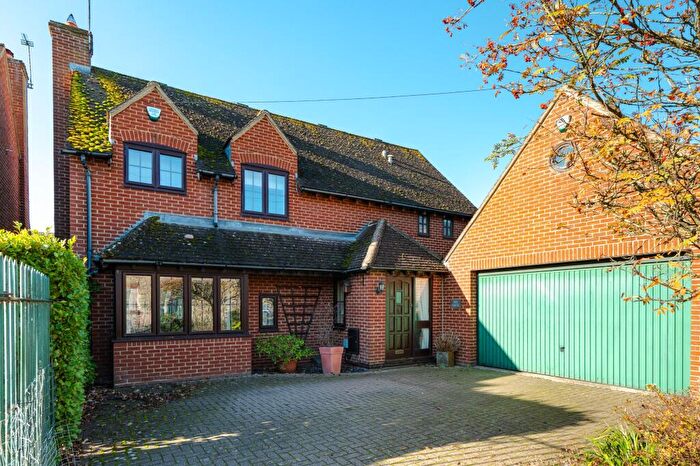4 Bedroom Detached House For Sale In Kingston Bagpuize, Abingdon, OX13