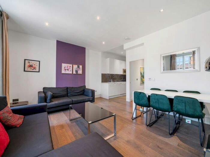 2 Bedroom Flat To Rent In Buckingham Palace Road, Westminster, London, SW1W