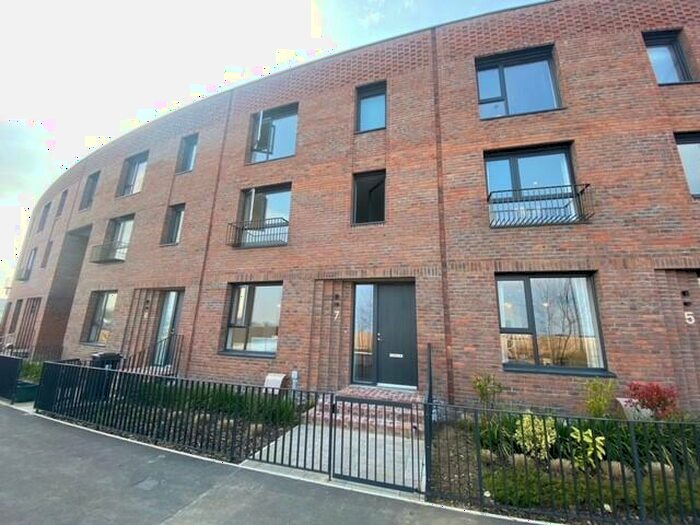 3 Bedroom House To Rent In Fairlawn Avenue, Brabazon, Patchway, BS34