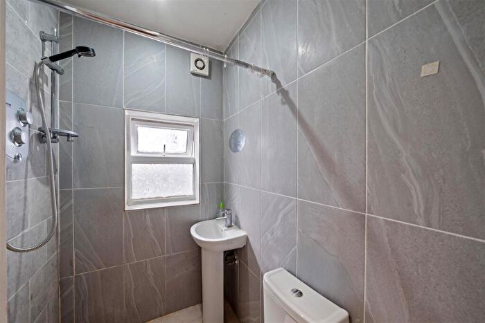3 Bedroom Terraced House For Sale In Lenham Road, Thornton Heath, CR7