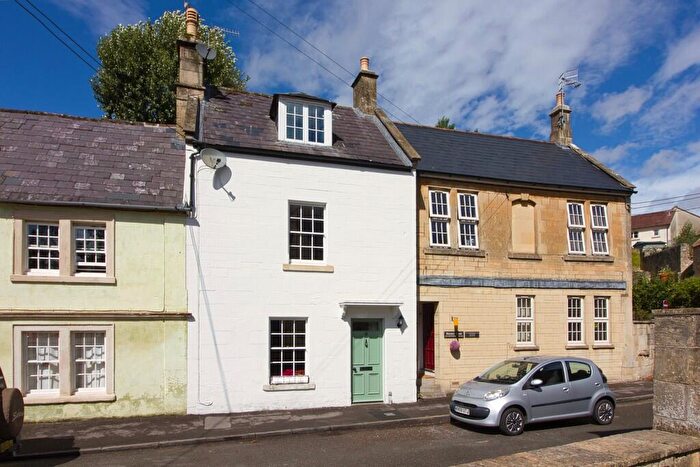 3 Bedroom Town House For Sale In Market Place, Box, SN13