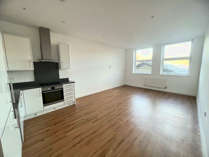 1 Bedroom Apartment To Rent In Soothouse Spring, St Albans, AL3