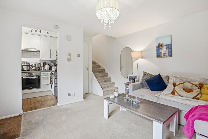 1 Bedroom Terraced House To Rent In Weybrook Drive, Burpham, Guildford, GU4