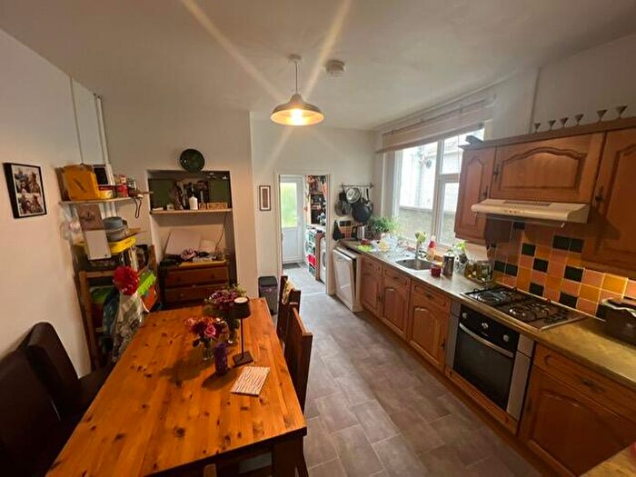 3 Bedroom House To Rent In Maldwyn Street, Pontcanna, Cardiff, CF11