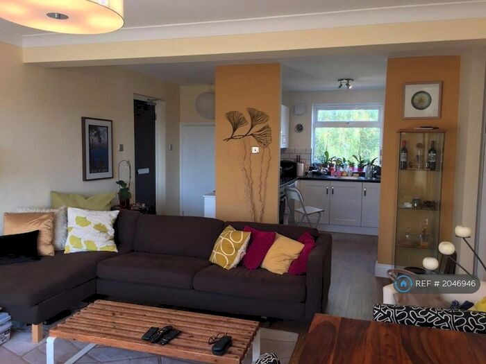 2 Bedroom Flat To Rent In Tonbridge Road, Maidstone, ME16