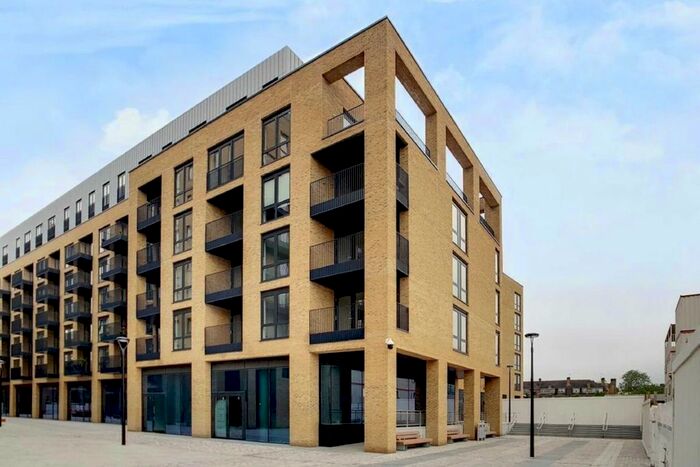 1 Bedroom Flat To Rent In Drapers Yard, London, SW18