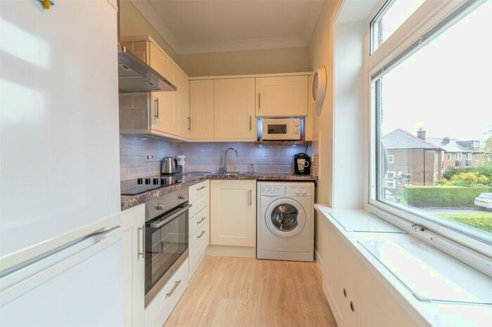2 Bedroom Flat For Sale In Crewe Terrace, Edinburgh, EH5