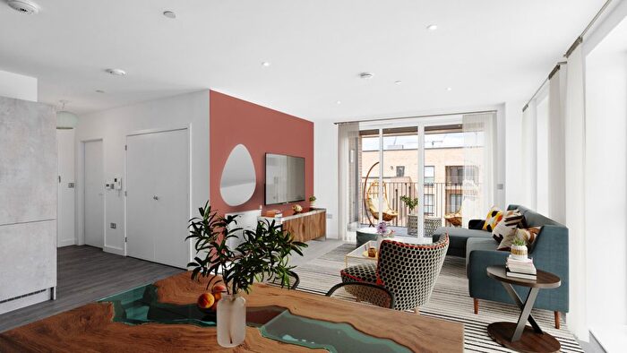 1 Bedroom Flat For Sale In Halewood Way, Rainham, RM13