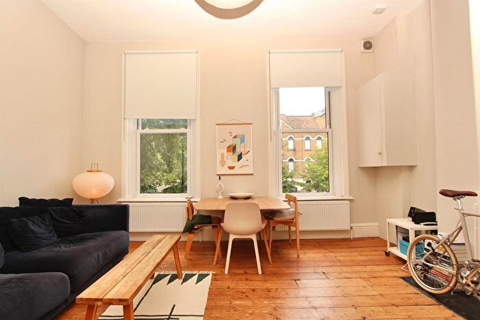 2 Bedroom Maisonette To Rent In Stoke Newington High Street, N16