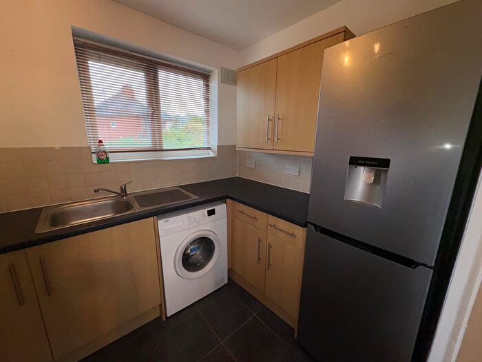 1 Bedroom Flat To Rent In Central Drive, Coseley, WV14