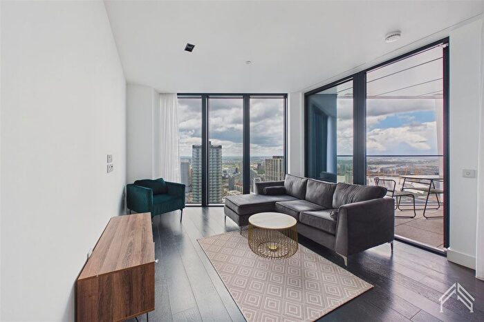 2 Bedroom Flat To Rent In The Madison, Marsh Wall, Canary Wharf, E14